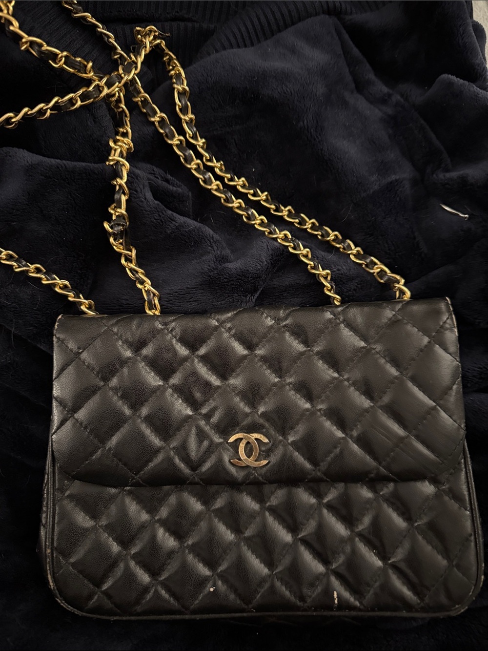 Classic Quilted Shoulder Bag with Gold Chain - Black